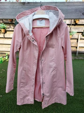 Trenchcoat dames beschikbaar voor biedingen
