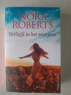 Nora Roberts verliefd in het voorjaar, Ophalen of Verzenden, Zo goed als nieuw, Nederland