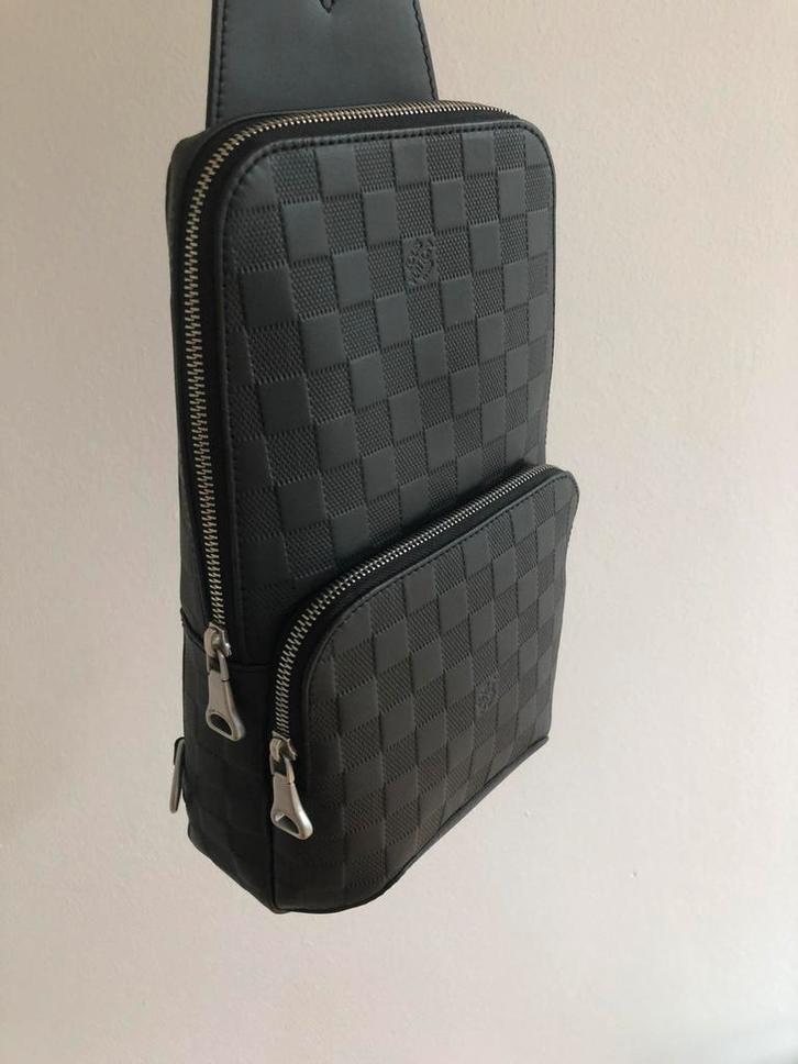 Louis Vuitton - Onyx Damier Infini Avenue - Sling Bag, Sieraden, Tassen en Uiterlijk, Tassen | Schoudertassen, Zo goed als nieuw
