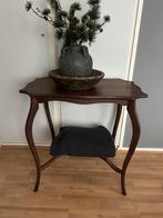 Antieke houten bijzettafel met onderblad., Huis en Inrichting, Ophalen, Gebruikt, 50 tot 100 cm, Eikenhout