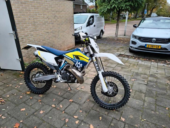 Gezocht: Hoogtoerige Uitlaat KTM 250 EXC/SX, Motoren, Onderdelen | Merk-onafhankelijk, Ophalen of Verzenden