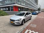 Opel Astra Tourer Sports 1.6 Cdti automaat 2018 Grijs, Auto's, 4 cilinders, Diesel, Particulier, 1356 kg