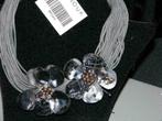 Nieuwe ketting van Manouk, grijs met schelp bloemen., Sieraden, Tassen en Uiterlijk, Ophalen of Verzenden, Nieuw, Grijs