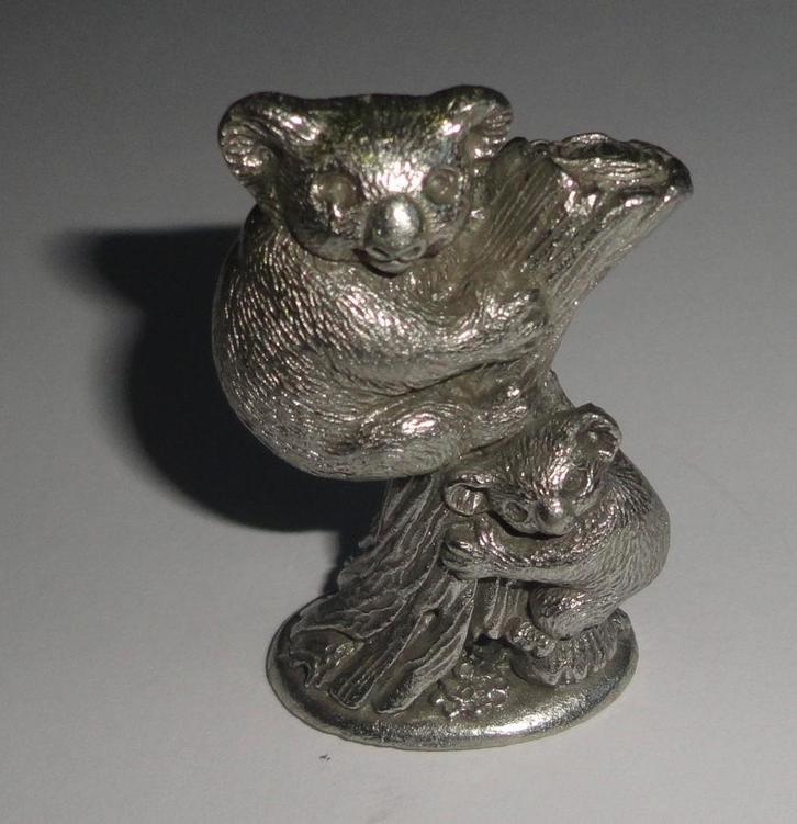 Koala's op boom - Australisch souvenir beeldje - Tin, Verzamelen, Beelden en Beeldjes, Zo goed als nieuw, Dier, Ophalen of Verzenden