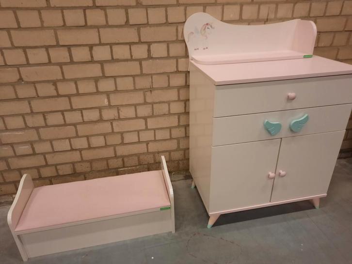 Caploonba Eenhoorn kast met wandplank en zitbankje, Kinderen en Baby's, Kinderkamer | Commodes en Kasten, Gebruikt, Kast, 90 tot 105 cm
