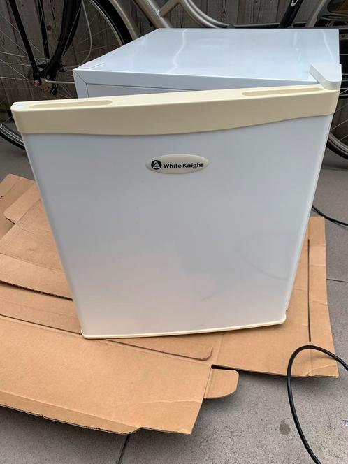White Knight Mini Vriezer – 30 liter, Witgoed en Apparatuur, Vriezers en Diepvrieskisten, Vrijstaand, Minder dan 85 cm, Minder dan 60 cm