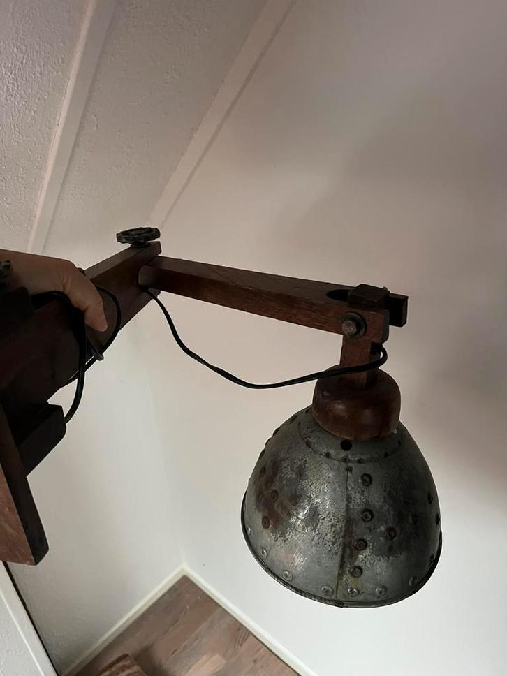 Industriële lamp, Huis en Inrichting, Lampen | Wandlampen, Zo goed als nieuw, Hout, Ophalen of Verzenden