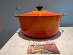 Le Creuset braadpan 34 cm Vulcanic in super goede staat, Gebruikt, Gietijzer, Ophalen of Verzenden, Keramische plaat