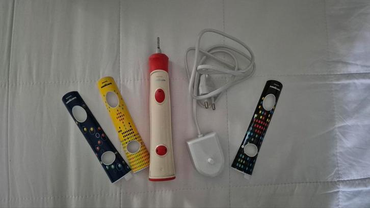 Philips Sonicare met 3 frontjes, Witgoed en Apparatuur, Persoonlijke-verzorgingsapparatuur, Gebruikt, Mondverzorging, Ophalen of Verzenden