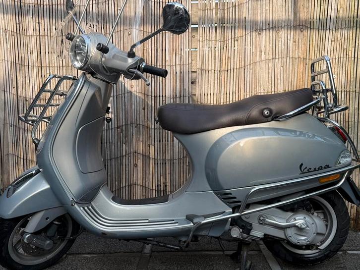 Vespa 4T scooter, Fietsen en Brommers, Scooters | Vespa, Zo goed als nieuw, Benzine, Ophalen