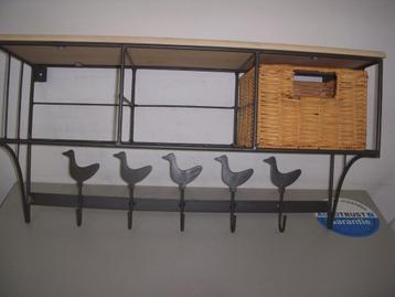 kapstok als nieuw 2 x beschikbaar voor biedingen