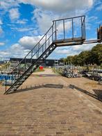 Stalen Trap met bordes en Dubbele Leuning - 320cm hoog, Doe-het-zelf en Verbouw, Ladders en Trappen, Ophalen, Gebruikt, ., Trap