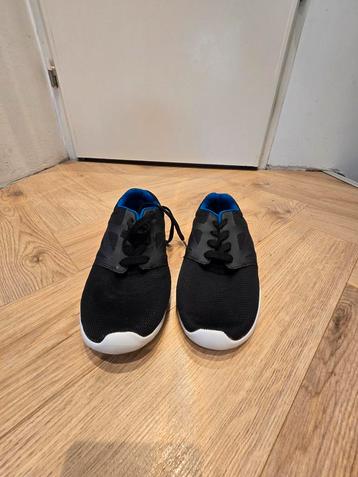Gymschoenen met witte zool. Maat 38 beschikbaar voor biedingen