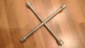 Wielsleutel kruissleutel 17/19/21/22mm beschikbaar voor biedingen
