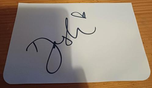 Zangeres Dasha handtekening 16,5x10,5cm, Verzamelen, Muziek, Artiesten en Beroemdheden, Zo goed als nieuw, Foto of Kaart, Ophalen of Verzenden
