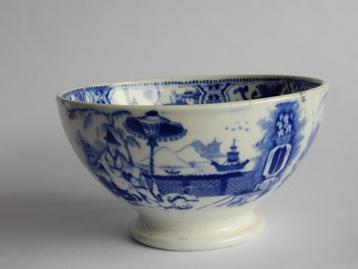 Petrus Regout rijstkom / schaal Pajong  1883 - 1885 bl / wit beschikbaar voor biedingen