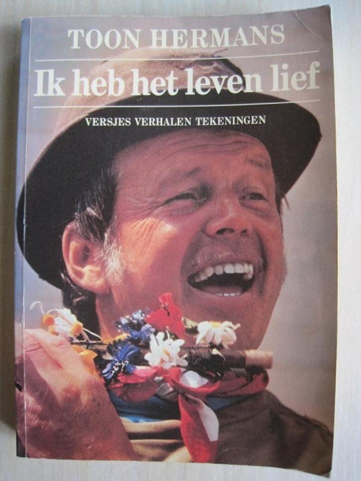 153 - Ik heb het leven lief - Toon Hermans, Boeken, Gedichten en Poëzie, Zo goed als nieuw, Eén auteur, Ophalen of Verzenden