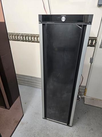 Dometic RML10.4 koelkast vriezer beschikbaar voor biedingen