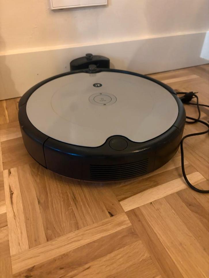 Roomba 698 Robotstofzuiger - Schoon zonder moeite!, Witgoed en Apparatuur, Stofzuigers, Gebruikt, Robotstofzuiger, Minder dan 1200 watt