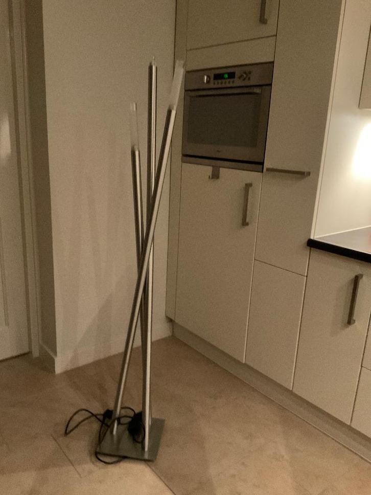 Vloerlamp, Huis en Inrichting, Lampen | Vloerlampen, Zo goed als nieuw, 150 tot 200 cm, Overige materialen, Ophalen