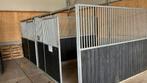 2 paardenboxen, 2 of 3 paarden of pony's