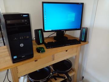 Complete computerset met wifi en veel classic games. beschikbaar voor biedingen