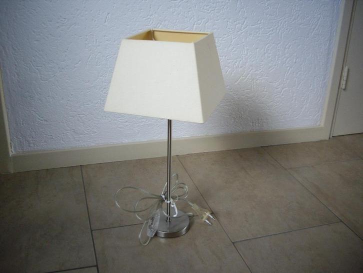 volle doos tafellampen voor €12, Huis en Inrichting, Lampen | Tafellampen, Zo goed als nieuw, Minder dan 50 cm, Ophalen of Verzenden