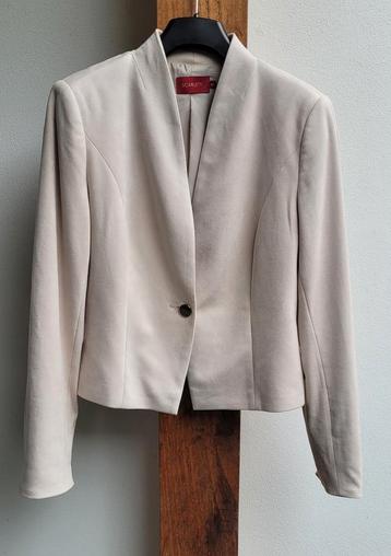 Schitterende blazer in zandkleur van Scarlett in maat 42. beschikbaar voor biedingen