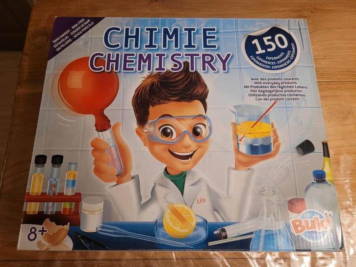 Buki scheikunde set met 150 experimenten, Kinderen en Baby's, Speelgoed | Educatief en Creatief, Zo goed als nieuw, Ophalen of Verzenden