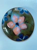 Vintage Geemaillerde broche V ontwerp  JAN VAN KARSSEN, 4 tot 7 cm, Koper, Ophalen of Verzenden, Zo goed als nieuw