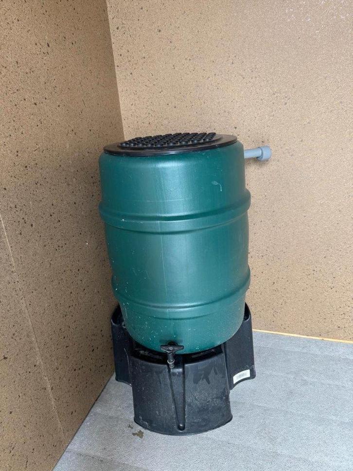 225 liter regentonnen Harcoster groen, Tuin en Terras, Regentonnen, Zo goed als nieuw, Kunststof, 150 liter of meer, Met kraantje