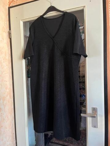 Super leuke zwarte jurk maat 46 met V-hals nu 19,99€ beschikbaar voor biedingen