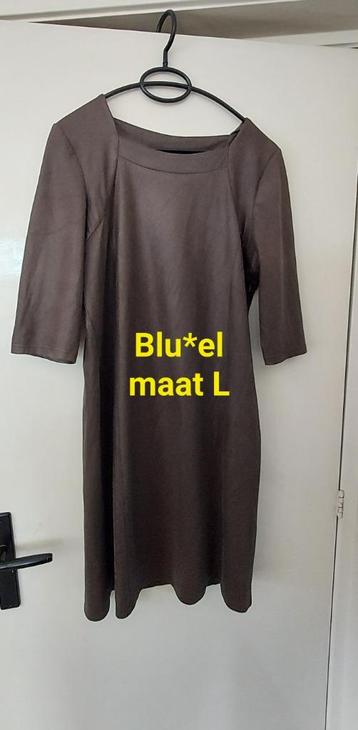 Blu*el Jurk maat L. Over de knie. Grijs/bruin beschikbaar voor biedingen
