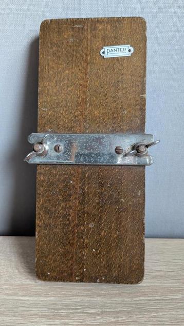 Antieke Bloemenpers - Merk Panter beschikbaar voor biedingen