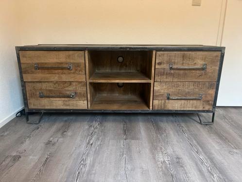 Industriële TV-meubel / dressoir – 150 cm breed, Huis en Inrichting, Kasten | Dressoirs, Zo goed als nieuw, 150 tot 200 cm, 25 tot 50 cm
