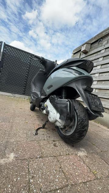 Zip a klasse 50 cc beschikbaar voor biedingen