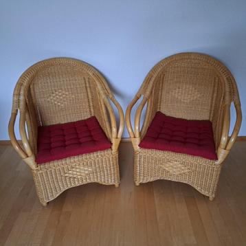 2 Rotanstoelen beschikbaar voor biedingen