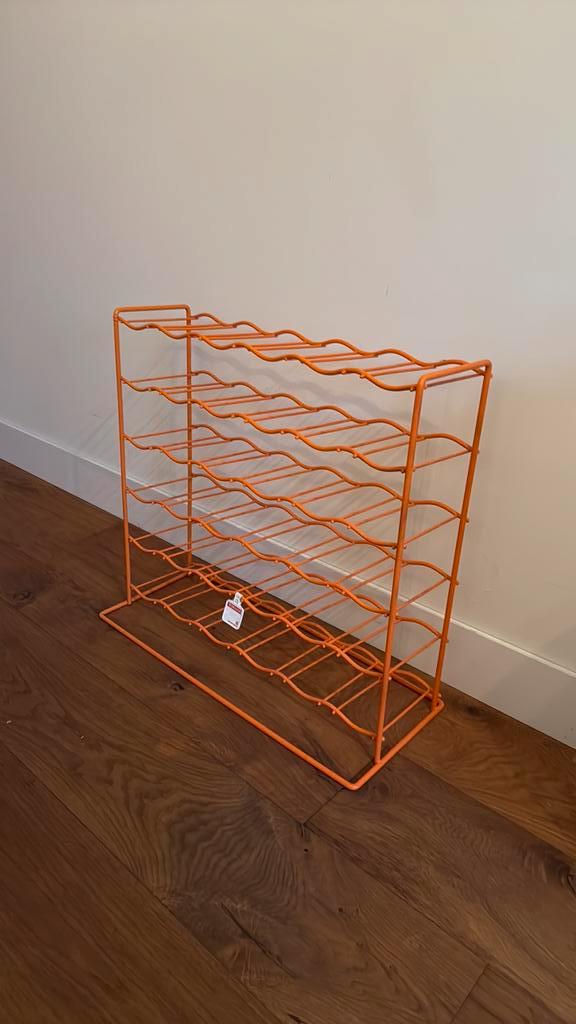 Tomado wijnrek oranje – 36 flessen – retro vintage design, Huis en Inrichting, Woonaccessoires | Wijnrekken, Minder dan 50 cm