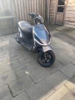 Piaggio zip 4takt 80cc 2017, Fietsen en Brommers, Scooters | Piaggio, Ophalen of Verzenden, Zo goed als nieuw, Benzine, Zip