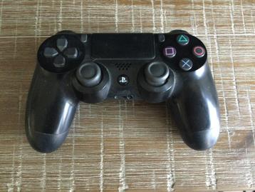 Ps4 pro met 4 game en controller beschikbaar voor biedingen