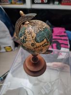 Kleine wereldbol op staander met penhouder, Huis en Inrichting, Woonaccessoires | Wereldbollen, Ophalen of Verzenden, Zo goed als nieuw