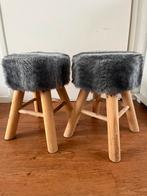 Decoratie krukjes met vacht, Ophalen, Zo goed als nieuw, Hout