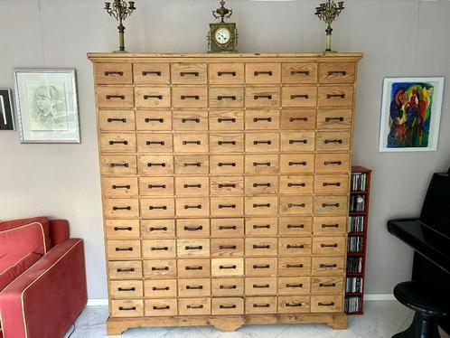 Prachtige apothekerskast ladekast in grenenhout met 84 lades, Huis en Inrichting, Kasten | Ladekasten, Gebruikt, 150 tot 200 cm