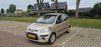 Hyundai i10 1.1I 5DR AUT 2009 Beige, Auto's, Hyundai, Stof, Beige, 4 cilinders, Beige