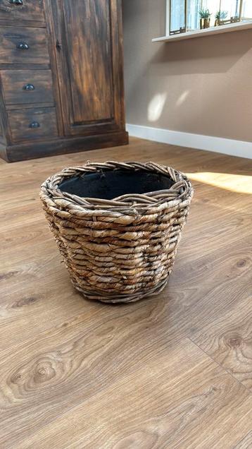 Rieten bloempot doorsnee 37 cm binnenpot 29 cm beschikbaar voor biedingen