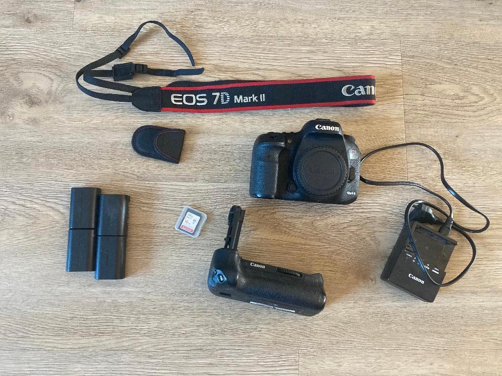 Canon 7D mark 2 Spiegelreflex met Batterygrip, 20 Megapixel, Gebruikt, Spiegelreflex, Canon