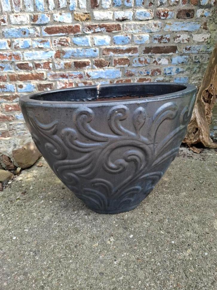 Grote zwarte ovalen bloempot/plantenpot., Tuin en Terras, Bloempotten, Zo goed als nieuw, Steen, Binnen, Balkon, Tuin, Minder dan 40 cm
