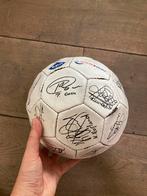 Voetbal collectors item gesigneerd, Ophalen of Verzenden, Zo goed als nieuw, Bal