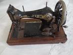 Oude naaimachine, Antiek en Kunst, Antiek | Naaimachines, Ophalen