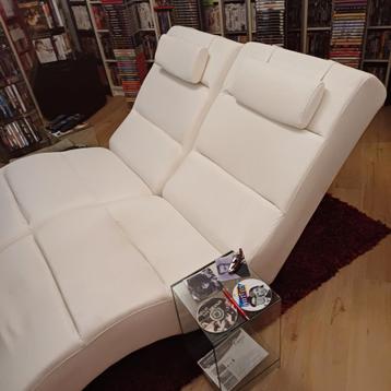 2 Relaxstoelen - Comfort en Stijl! beschikbaar voor biedingen